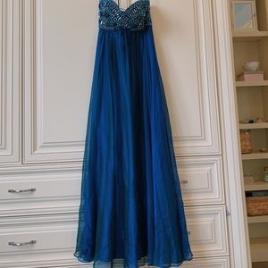 Gorgeous La Femme blue prom dress